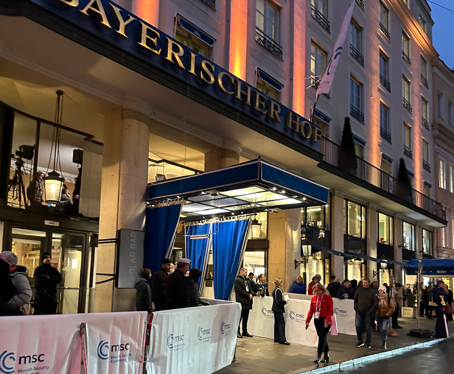 Hotel Bayerischer Hof während der Münchner Sicherheitskonferenz
