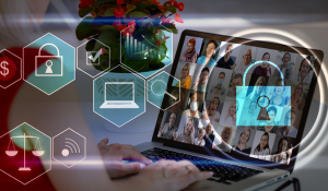 Laptop mit offenem Web-Meeting